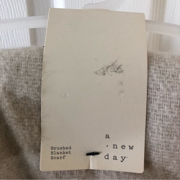 *****SOLD******Brushed Blanket Scarf/Shawl- NWT - Picture 12 of 12